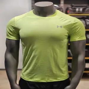 남성 UA 쿨 스위치 런 반팔 티셔츠 1377129-304