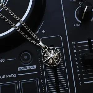 써지컬 블랙 큐빅 실버 나침반 펜던트 목걸이