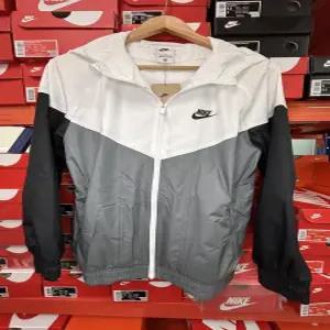 국내매장 나이키 키즈 윈드러너 후드 리펠 자켓 아동 바람막이 재킷 점퍼 FZ5516-100