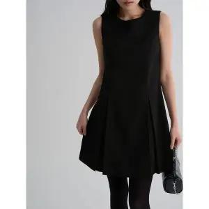 에잇세컨즈 슬리브리스 미니원피스 블랙 (356271WM05)