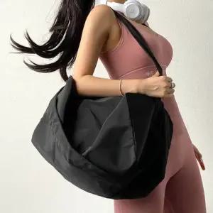 캐주얼 스포츠 보스턴백 헬스 운동 여행 경량 튼튼 여행가방 캠핑가방 운동가방