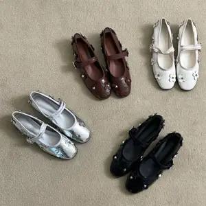 여자 시크 유니크 스터드 메리제인 플랫슈즈