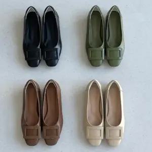 여자 스퀘어 버클 포인트 데일리 플랫슈즈