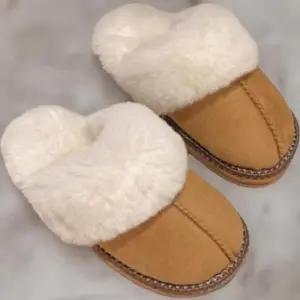 [신상오픈런]여성 배색 스티치 겨울 퍼 슬리퍼 트렌디 (44092294)