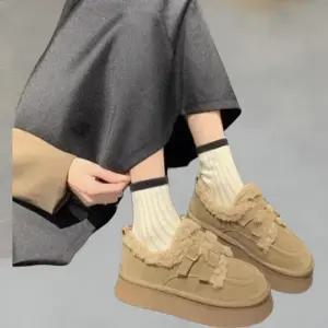 [신상오픈런]여성 뽀글이 양털 안쪽 통굽 로퍼 버클 장식 (44092243)