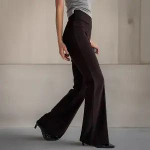 [신상오픈런]여성 기모 부츠컷 스판 팬츠 슬림핏 반하이 밴딩 바지 (44092234)