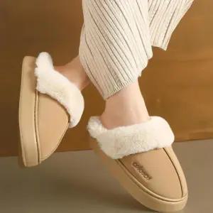 [신상오픈런]여성 미니멀 로고 슬리퍼 통굽 퍼 샌들 (44092297)