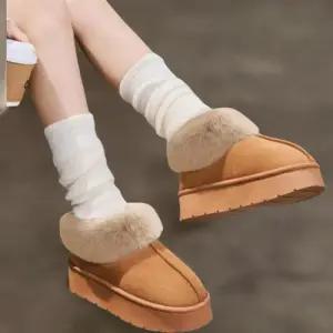 [신상오픈런]여성용 기모 퍼 슬리퍼 절개 라인 포인트 디자인 (44092291)