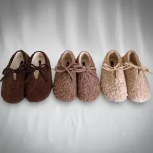 [신상오픈런]여성 겨울 리본 장식 양털 안감 플랫 슈즈 (44092255)