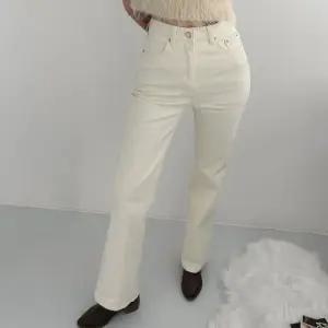 [신상오픈런]여성 겨울 스판 일자핏 부츠컷 데님 팬츠 (44092231)