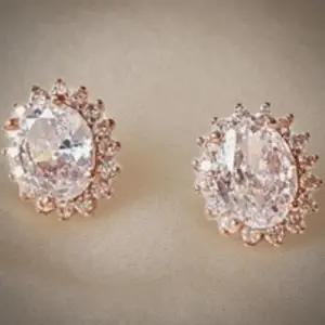 [신상오픈런]여성용 일상 크리스탈 타원형 대형 큐빅 귀걸이 (44092181)