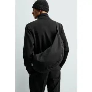 ZARA 자라 나일론 숄더 백 - 블랙 750311