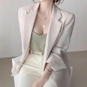 루타꽁몰 여사친 재킷 정장 솔리드 슬림핏 칼라 초가을 긴팔 스트랩 상의 코트 HO3