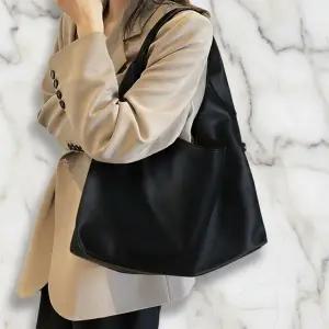 CMB4222여성 직장 스타일 심플 블랙 가죽 숄더백