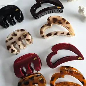 [신세계라이브쇼핑][옷자락] 여자 호마이카 마블 하트 집게핀 여자스러운 헤어핀