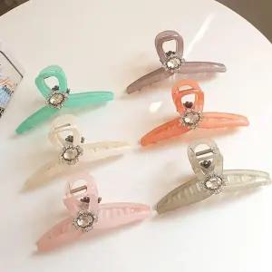 [신세계라이브쇼핑][옷자락] 여자 아크릴 지르코니아 포인트 빅 헤어 집게핀