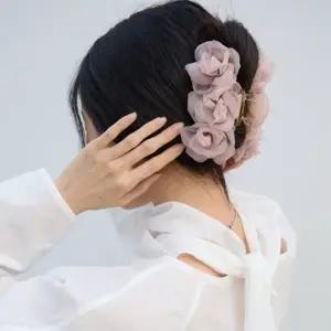 [다잇템] 여자 피크닉룩 SS 시폰 니트 꽃무늬 장미 헤어집게