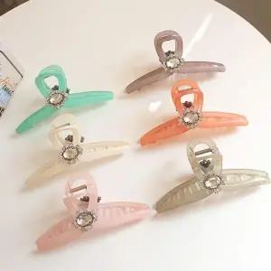 [다잇템] 여자 지르코니아 헤어 니트 빅 포인트 집게핀