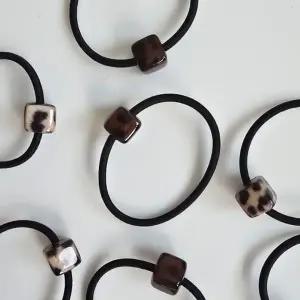 [다잇템] 여자 호피 클래식 사각볼 쁘띠 포인트 머리끈