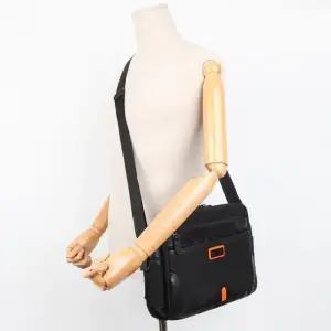 크로스백 남성 학생 숄더백 직장인 클래식 책가방