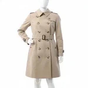 [버버리]생산 Chelsea Heritage Trench Coat 8045776 미드 렝스 첼시 트렌치코트 820041
