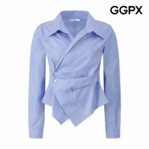 [GGPX] 스트라이프 투 버튼 랩 블라우스 (GQ1SH013F)