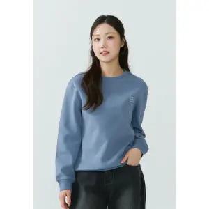 [롯데백화점]잠뱅이 유니) 특양면 베이직 로고 스탠다드핏 맨투맨 AQ1WMT241-MB 미니엄블루