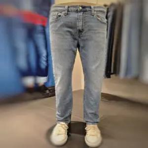 리바이스 남성  502 테이퍼드 쿨 진  29507-1452