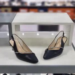 엘칸토 세이브존05 천연소가죽 언밸런스 보석  슬링백 7CM LCWO16U313