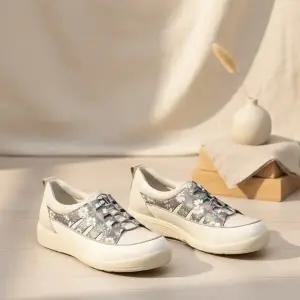 여성 캐쥬얼 플라워패턴 클래식 스니커즈