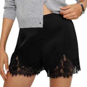 빌라그라 여성 Y2K 새틴 레이스 반바지 로우 라이즈 미니 마이크로 코켓 라운지 하프 슬립 하의 실키
