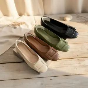 [다잇템] 여성 포인트 버클 클래식 스퀘어 플랫슈즈