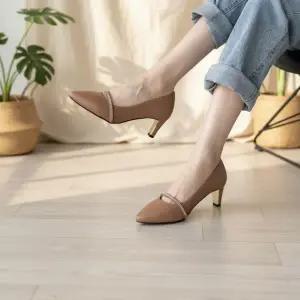 [다잇템] 여성 데이슈즈 하객용 캐쥬얼 컨템포러리 펌프스