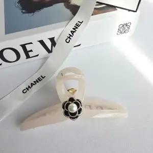 |CCA85EA|여성용 카멜리아 진주 플라워 고급 일상 헤어 집게핀