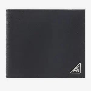 트라이앵글 로고 사피아노 가죽 반지갑 2MO738 QHHF0002