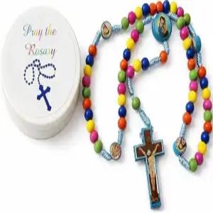 웨스트몬 화려한 구슬과 보관 케이스가 있는 가톨릭 나무 묵주 팩과 십자가와 성스러운 가족 중심 작품