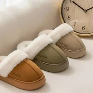 [신상오픈런]여성 미니멀 로고 포인트 통굽 슬리퍼 (44092298)