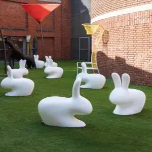 토끼의자 조형물 카페 펜션 소품 공원 포토존 스툴 야외