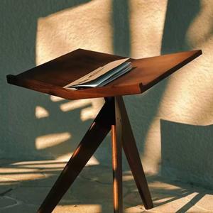 대형책 거치대 북받침 스탠드 수험생 의자 메뉴판 책장잡이 카페 호두 북카페