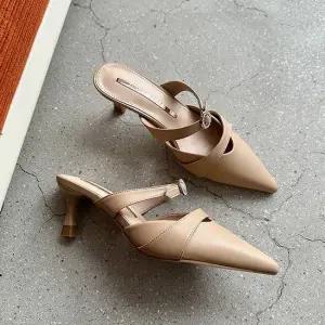 인기상품 여성 베이직 스틸레토 미들굽 뮬 오피스 미니멀룩 [WFJKBF7_260321]