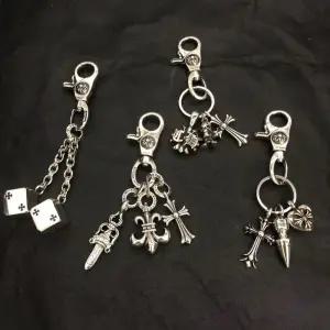 가방 크롬스타일 십자가 열쇠고리 가방고리 실버 펜던트 키링 은악세사리