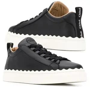 [끌로에] 25SS 플랫 레이스업 스니커즈 블랙 CHC19S10842 001