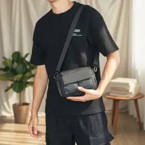 [옷자락]남성용 투포켓 방수 데일리 크로스백