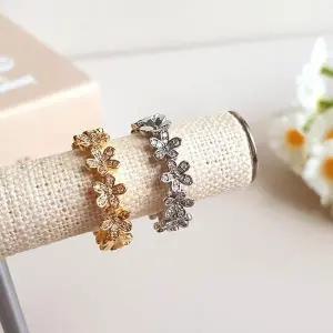 [하프클럽/]여자 귀여운 큐빅 오픈링 꽃무늬 반지