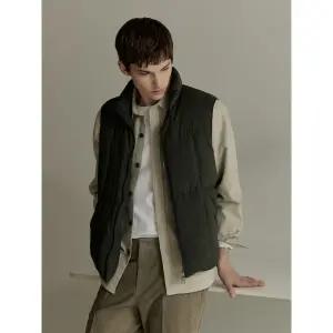 [갤럭시 라이프스타일] [三無衣服] 경량 다운 베스트  카키 (GC4938S09H)