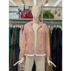 [갤러리아] 크로커다일레이디 로고 패턴 프린트 후드 집업 점퍼 CLEMJP208