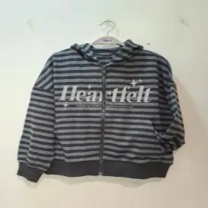 [더데이걸] 스트라이프 후드 집업TGJM26102