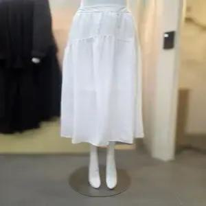 셔링 뒷밴딩 플레어 스커트 PR7WS163_DJ