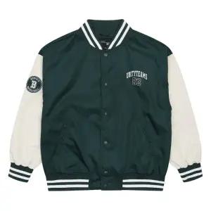 소이 세이브존04 유니 바시티 화섬 점퍼  화섬 점퍼 24F0102