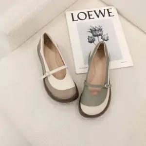 지쎄수제화 양가죽 배색콤비 스트랩 메리제인 통굽단화 4cm-빅사이즈255 +2color